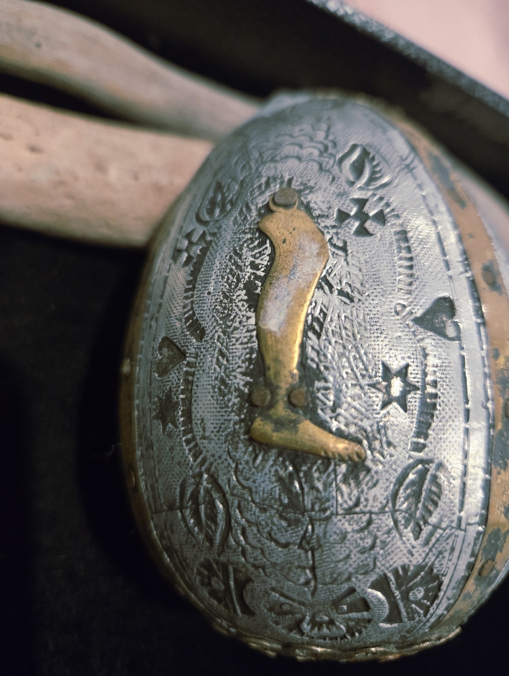 Vintage Mexican Milagro Prayer Egg - Picture 5 of 6